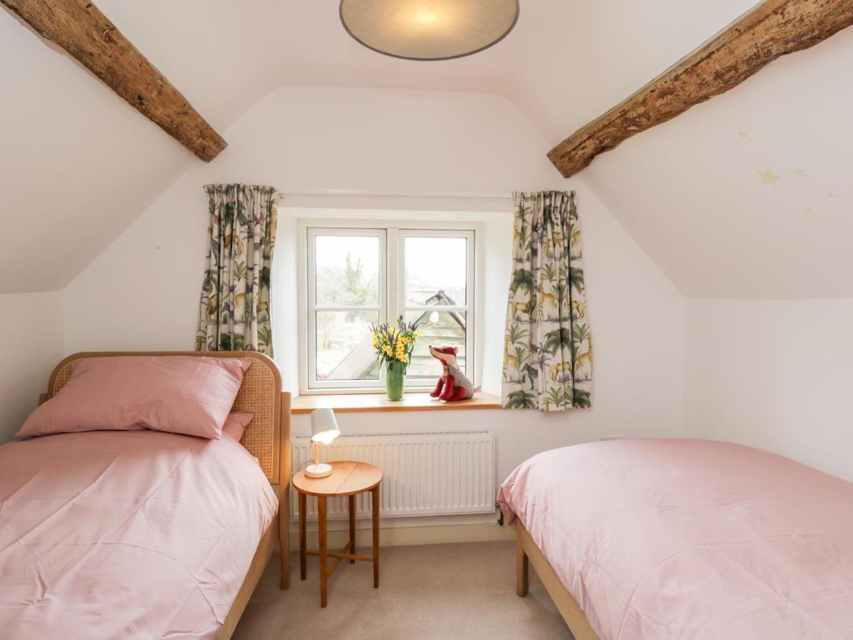 High Cogges Farm Holiday Cottages Вітні Екстер'єр фото